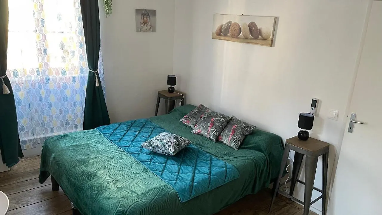 *** فندق مبيت وإفطار مبيت وإفطار إستين Chez Tifille فرنسا